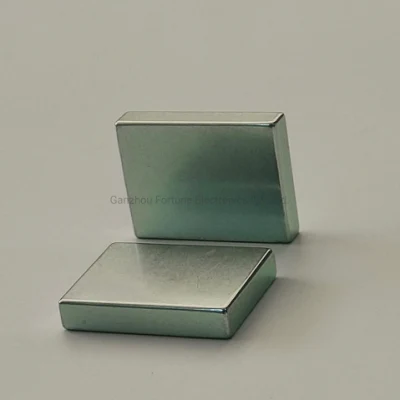  Imanes de placa rectangular N50 magnetizados a través del espesor.  Zn plateado
